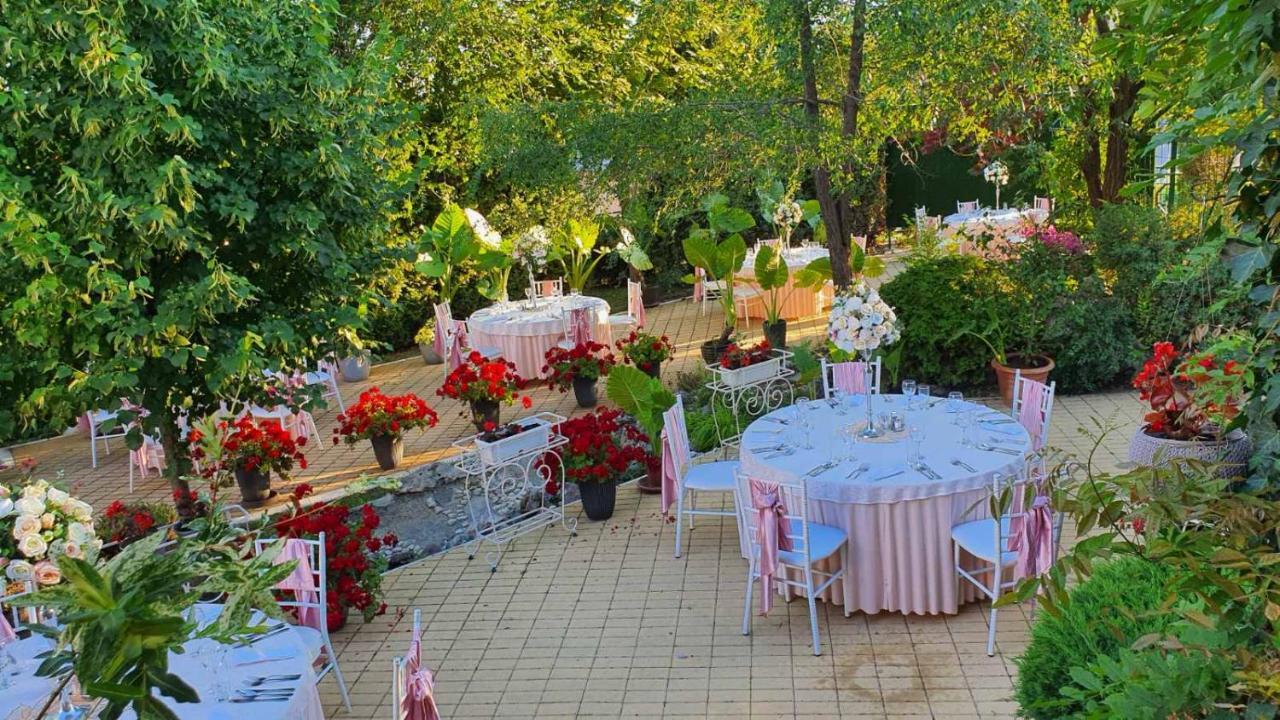 Kesten Futog Dış mekan fotoğraf